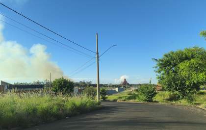 Incêndio em vegetação mobiliza Corpo de Bombeiros&nbsp;
