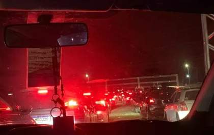 Fãs enfrentam horas de congestionamento para show do Guns N’ Roses