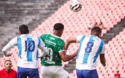 Ivinhema bate Uberlândia por 2 a 1 e assume ponta isolada do grupo na Série D