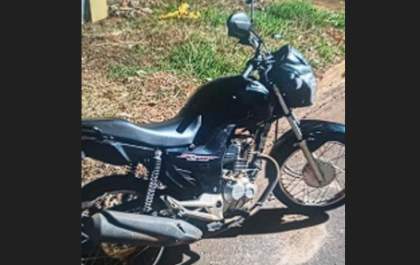 Homem é preso com moto furtada dormindo em barraca em terreno em Araçatuba