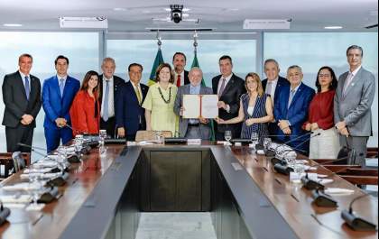 Lula avaliza empréstimo de R$ 1,2 bilhão para rodovias de MS