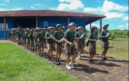 Alunos conhecem biodiversidade no Parque do Pombo