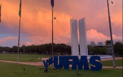 Greve na UFMS continua e inclui cobrança para fundo da categoria