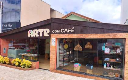 Arte com Café se consolida como refúgio urbano e fortalece economia criativa em Andradina
