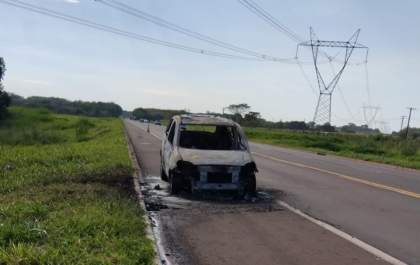 Incêndio em veículo mobiliza Corpo de Bombeiros em Três Lagoas