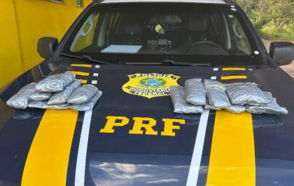 PRF prende duas mulheres com cocaína escondida no corpo na BR-262
