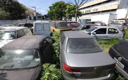 Lei endurece regras para carros abandonados