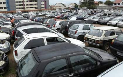 Lei endurece regras para carros abandonados