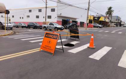 Cratera na Avenida Guanabara levanta questionamentos da durabilidade do serviço de recape