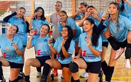 Vôlei feminino da Escola Estadual Cívico-Militar Francisco Teodoro conquista título regional na primeira fase dos Jogos Escolares do Estado de São Paulo