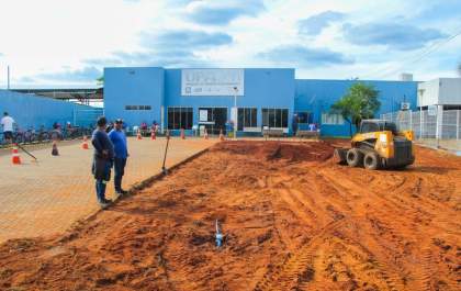 Prefeitura amplia estacionamento na UPA&nbsp;