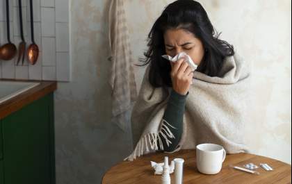 Gripe ou resfriado? Saiba como diferenciar os sintomas e quando buscar ajuda médica