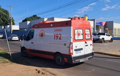Motociclista fica ferido após perder controle e cair na Rua Angelina Tebet
