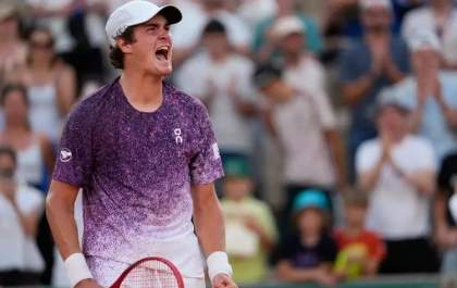 João Fonseca vence Djokovic e avança às oitavas de Roland Garros