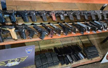 PF e PM apreendem 33 pistolas e carregadores no interior de SP