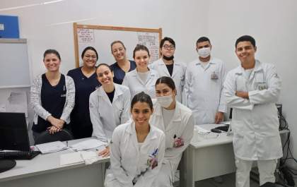 Alunos de Enfermagem do Unisalesiano participam de campanhas de contracepção
