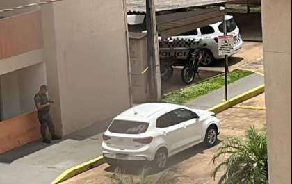 Acusada de matar o marido com golpe de canivete no peito em Araçatuba é presa