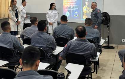 Curso de Nutrição promove palestra sobre alimentação saudável para integrantes do Corpo de Bombeiros