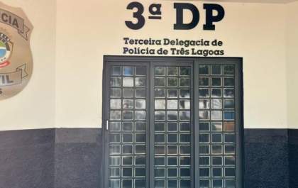 Polícia recupera veículo furtado e prende dupla