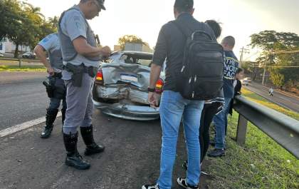 Motociclista fica ferido ao bater na traseira de carro na Rondon