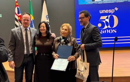Professora de Araçatuba recebe Título de Professora Emérita da Unesp