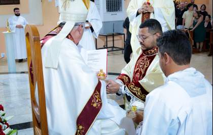 Aos 26 anos, três-lagoense é ordenado padre e assume missão na Catedral Sagrado Coração de Jesus