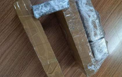 Entregador é preso pela PM transportando 2 quilos de maconha