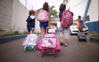 Quase 16 mil alunos retornam às aulas em Araçatuba nesta terça