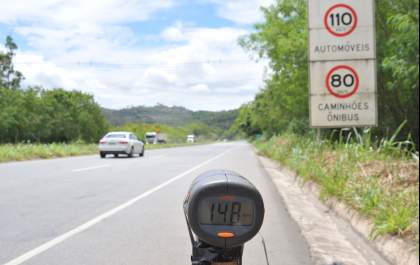 Armadilhas no asfalto: a sanha arrecadatória das autoridades de trânsito transformou as rodovias paulistas em um campo minado contra o cidadão