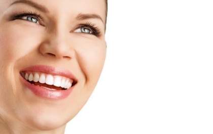 Dentes de resina vendidos online oferecem riscos