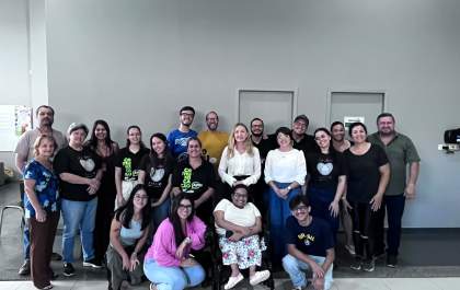 Grupo Agitta promove palestra sobre emagrecimento inteligente e celebra aniversariantes de julho