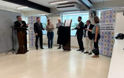 Presidente do TRE-SP destaca papel da imprensa nas eleições em visita a Birigui