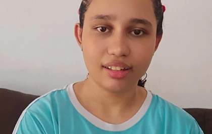 Mãe de menina com autismo nível 3 faz campanha para construir quarto sensorial e dar mais segurança à filha