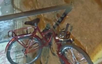Adolescente é apreendido por deixar estudante de 15 anos com ferimentos graves após bater moto em bicicleta