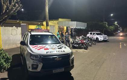 Operação da Polícia Militar aborda mais de 100 pessoas e fiscaliza veículos em Andradina
