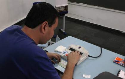 Mesário que faltar nas Eleições 2026 pode sofrer punições