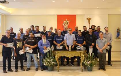 Unisalesiano celebra com os colaboradores o 'Dia dos Pais' em momento de fé e confraternização