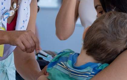 Casos de sarampo aumentam e Brasil reforça vacinação