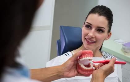Avaliação odontológica preventiva pode identificar problemas antes do surgimento da dor