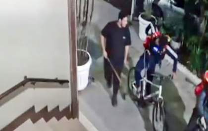 Justiça mantém prisão de seguranças por espancamento de ciclista em Copacabana; quinto suspeito segue foragido