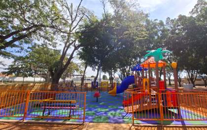 Prefeitura de Guararapes instala parquinho inclusivo em área pública