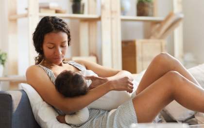 Agosto Dourado: leite materno fortalece a saúde do bebê e o vínculo entre mãe e filho