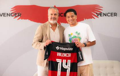 Flamengo anuncia Anthony Valencia como novo reforço