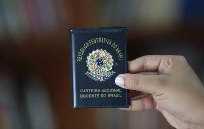Professores podem solicitar documento digital da Carteira Nacional Docente