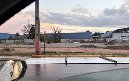 Temporal com chuva forte e ventos surpreende moradores de Três Lagoas no fim da tarde