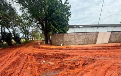 Prefeitura terá que refazer base para pavimentar rua no Taveira