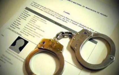 Homem é preso após esfaquear mulher no pescoço em Araçatuba