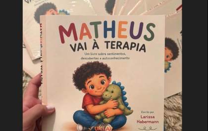Egressa de Psicologia do Unisalesiano transforma experiência clínica em série de livros terapêuticos