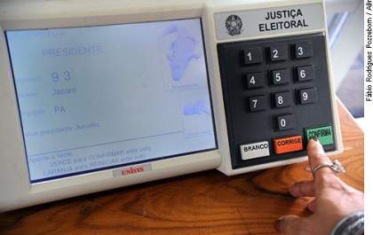 Eleições 2026: TSE encerra prazo de registros e lacra sistemas das urnas