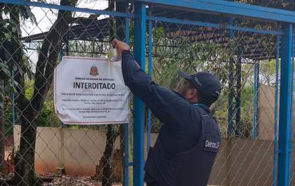 Fiscalização em desmanches interdita 8 estabelecimentos; uma pessoa foi presa